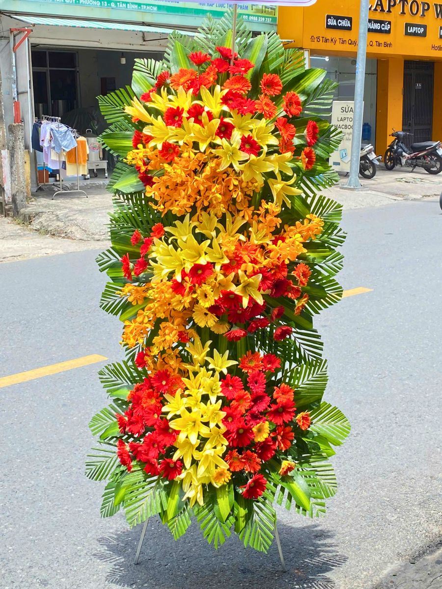 Kệ hoa khai giảng năm học mới