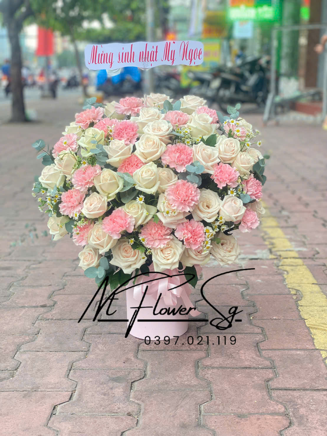 Giỏ Hoa Chúc Mừng Kem Và Phăng  GH51