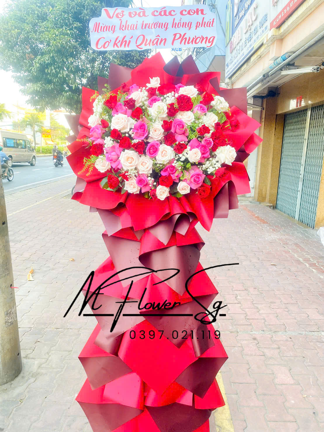 Kệ Hoa Khai Trương Đỏ 3 KT68