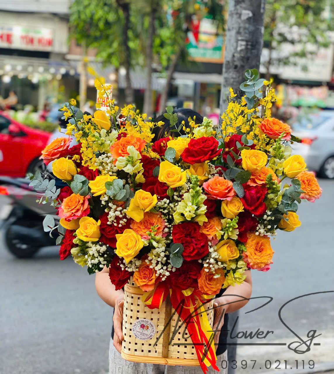 Giỏ Hoa Chúc Mừng Đỏ Vàng GH49