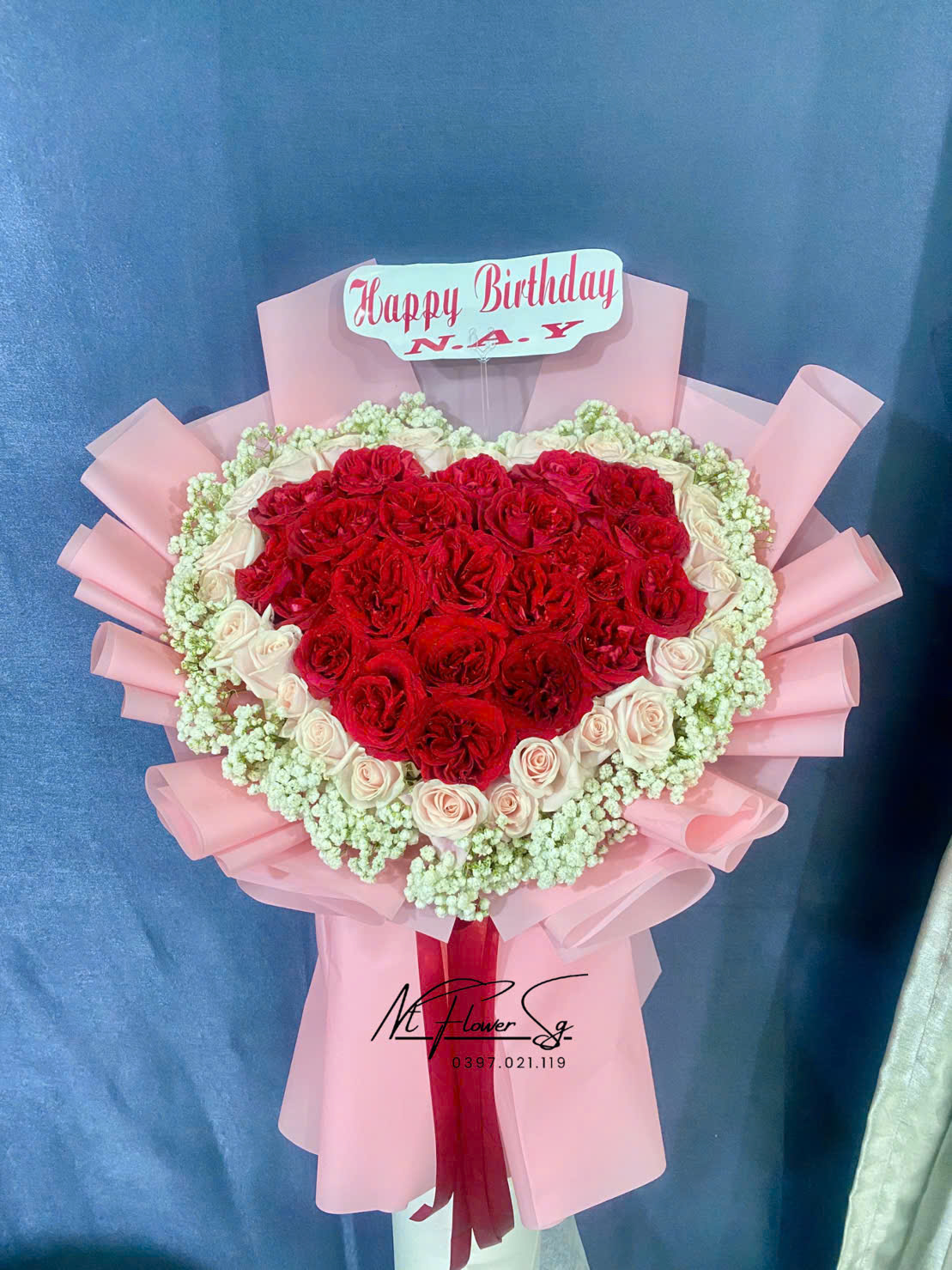 Tại SAo Chúng Ta Tặng Hoa ?