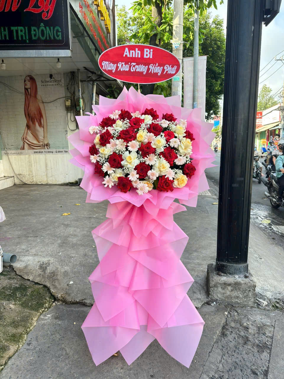 Kệ Hoa Khai Trương Đỏ Vàng KT38