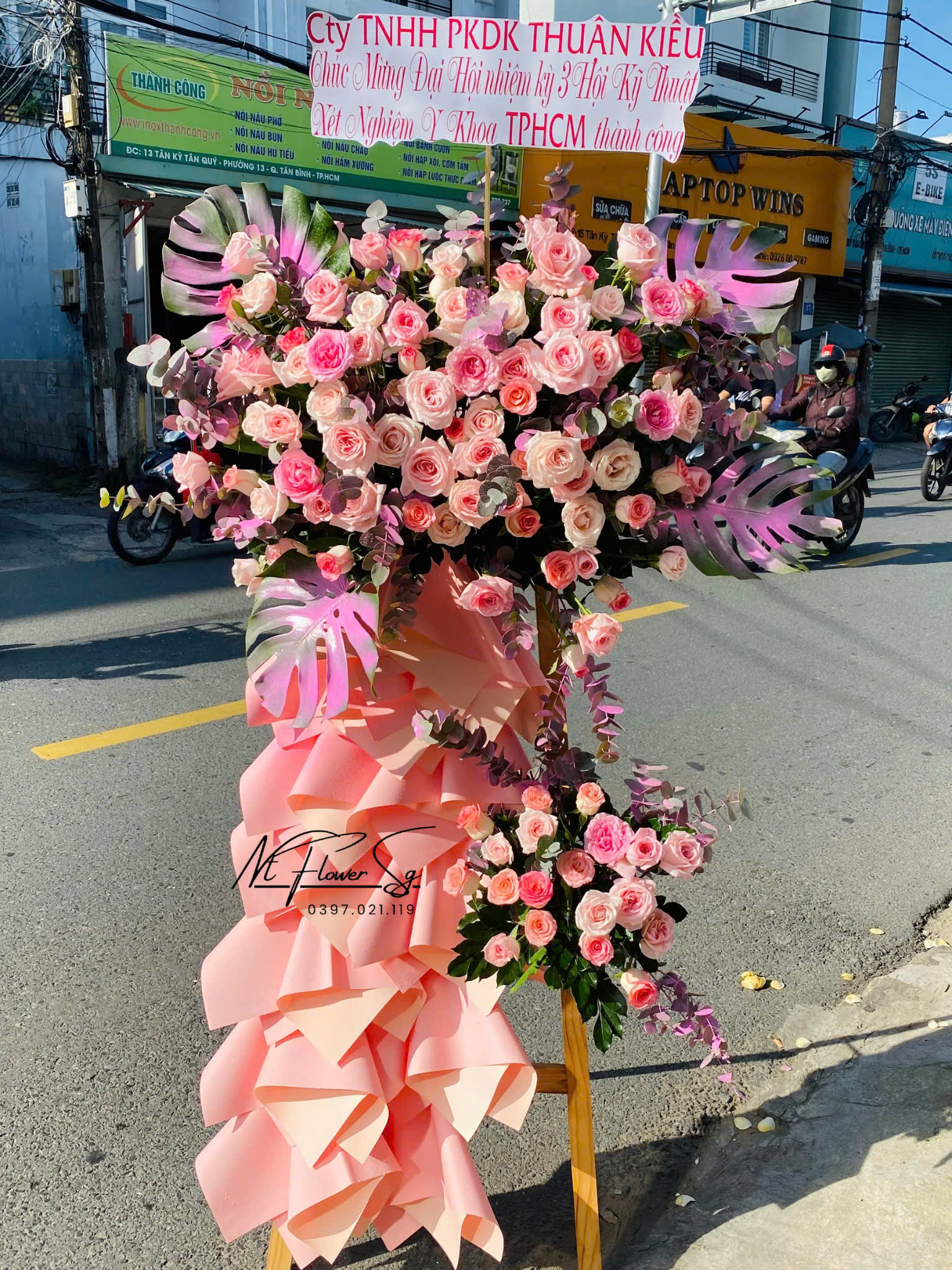 Kệ Hoa Khai Trương  Hồng Ngptj Ngào KT28