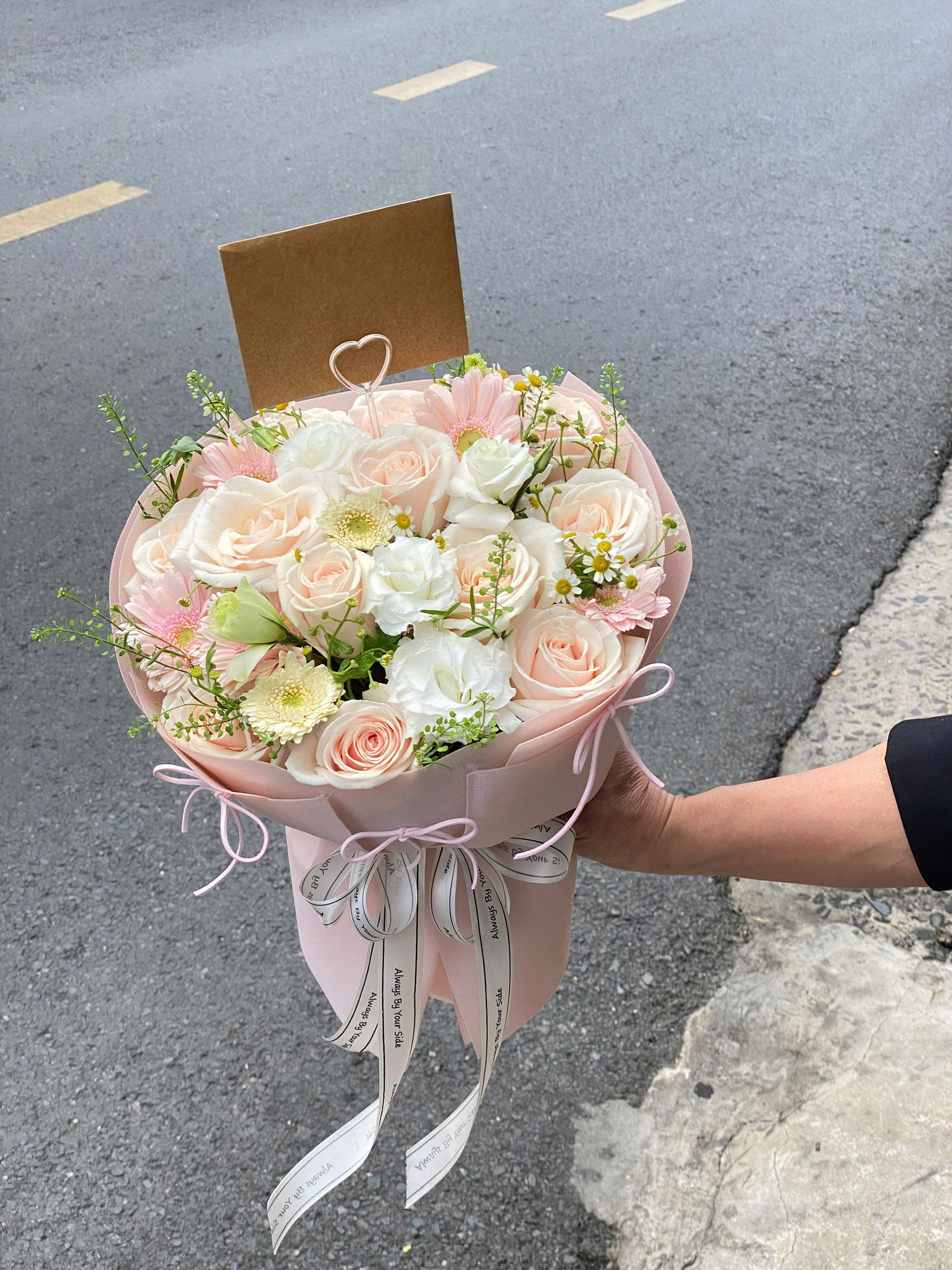 Hoa Bó Tròn Hồng Nhạt 8/3 HB30