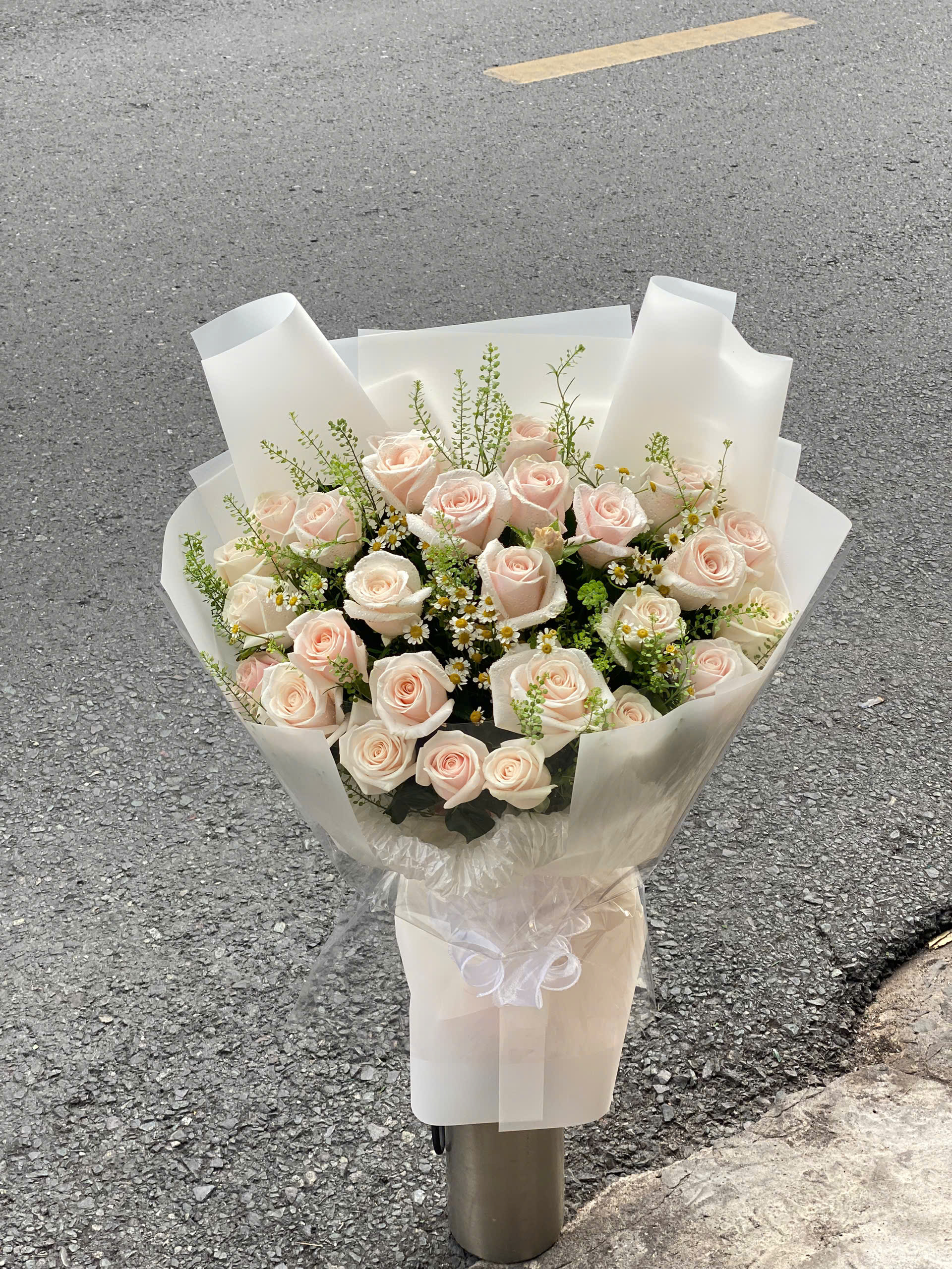 Bó Hoa Hồng Kem Đông Đầy 8/3 HB32