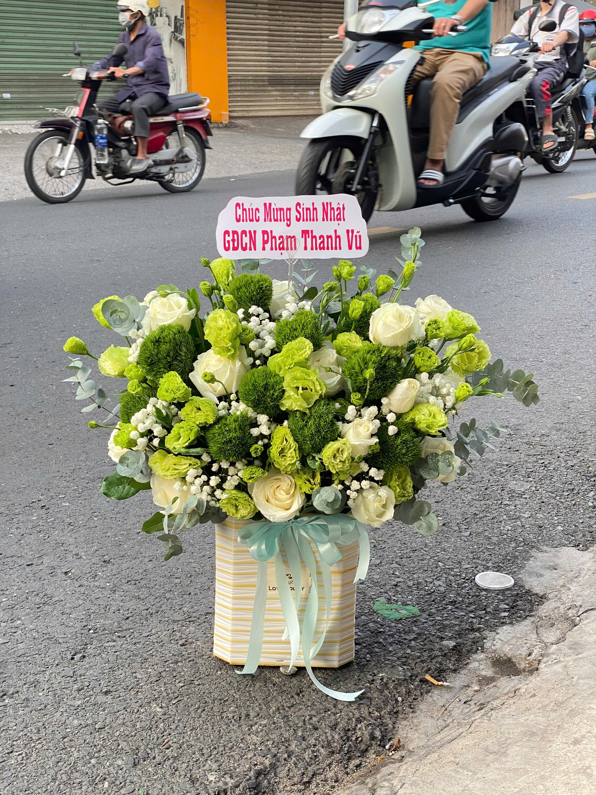 Giỏ Hoa Xanh Hy Vọng 8/8 GH33