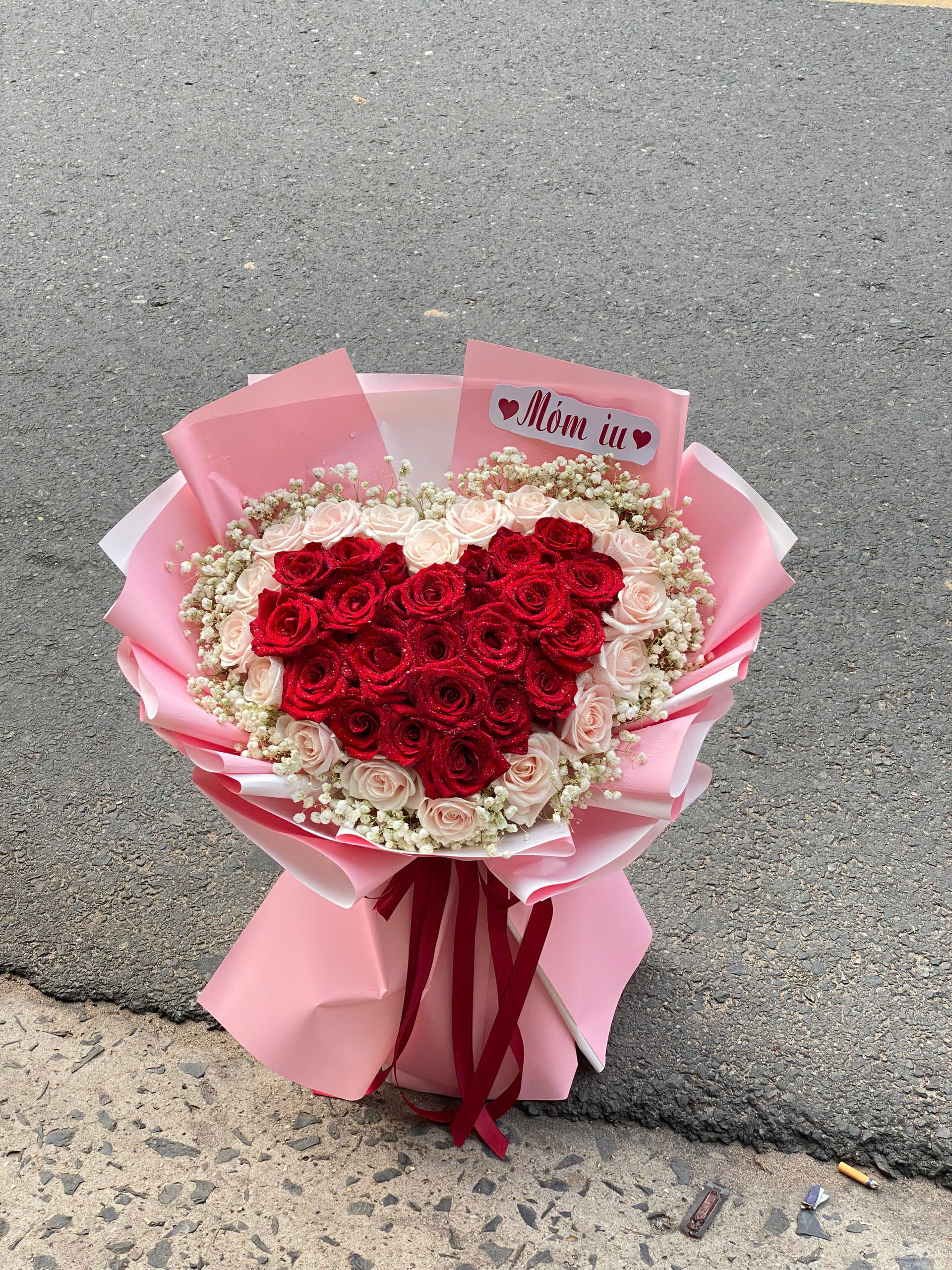 Hoa Bó Trái Tim Kem Và Đỏ HB137