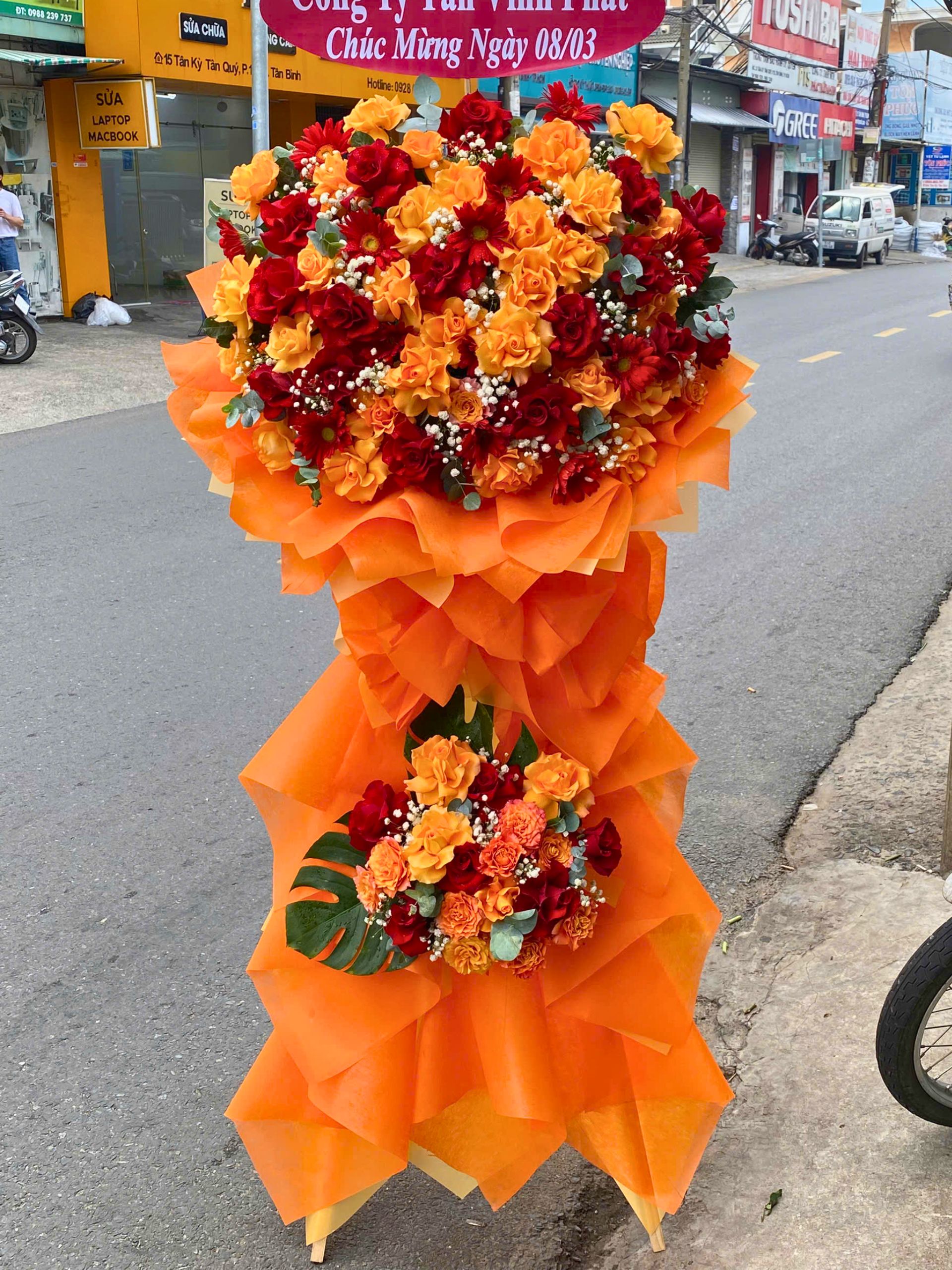 Kệ Hoa Khai Trương Cam Rực Rỡ KT95