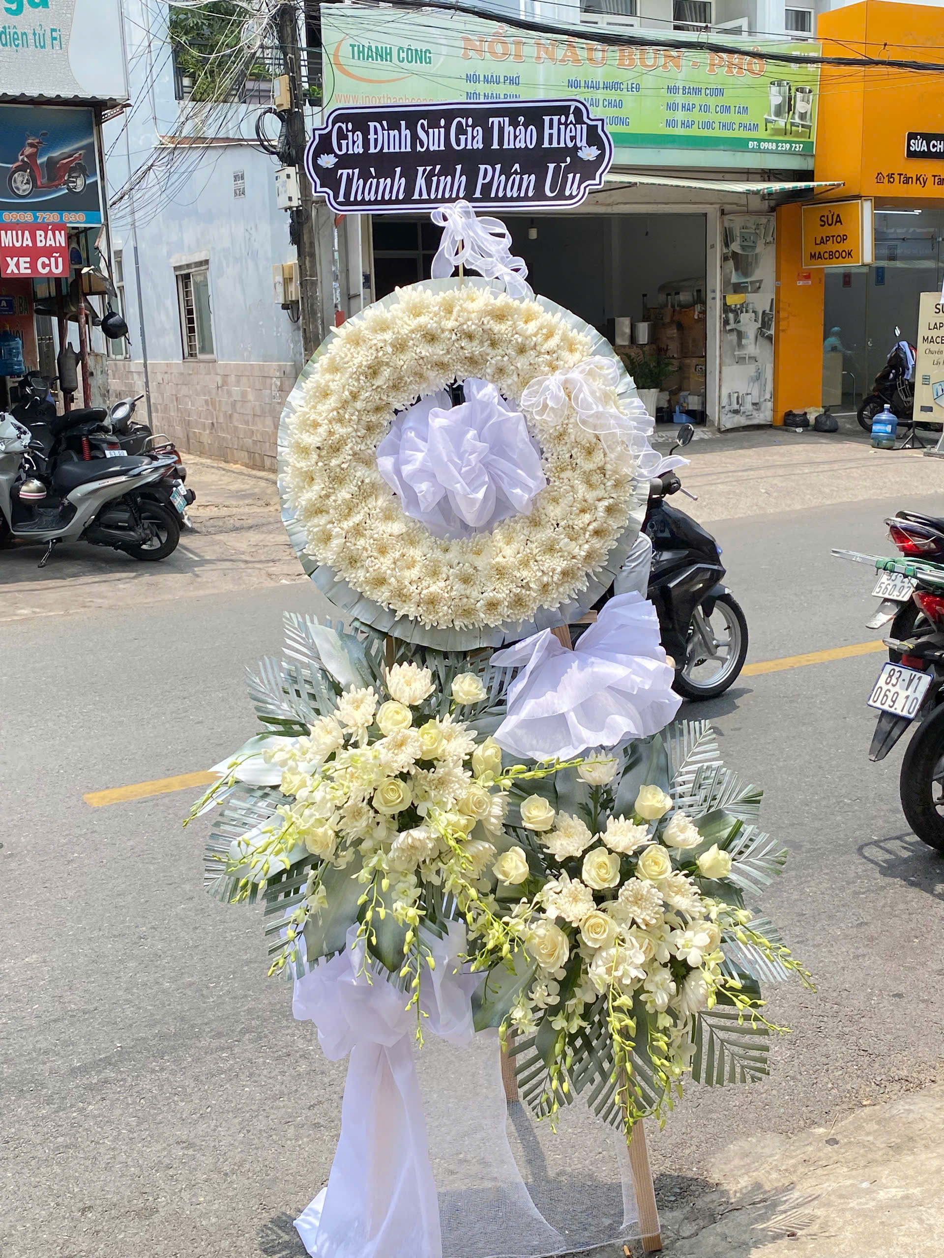 Kệ Hoa Tang Vòng Tròn – Biểu Tượng Vĩnh Cửu, Sang Trọng