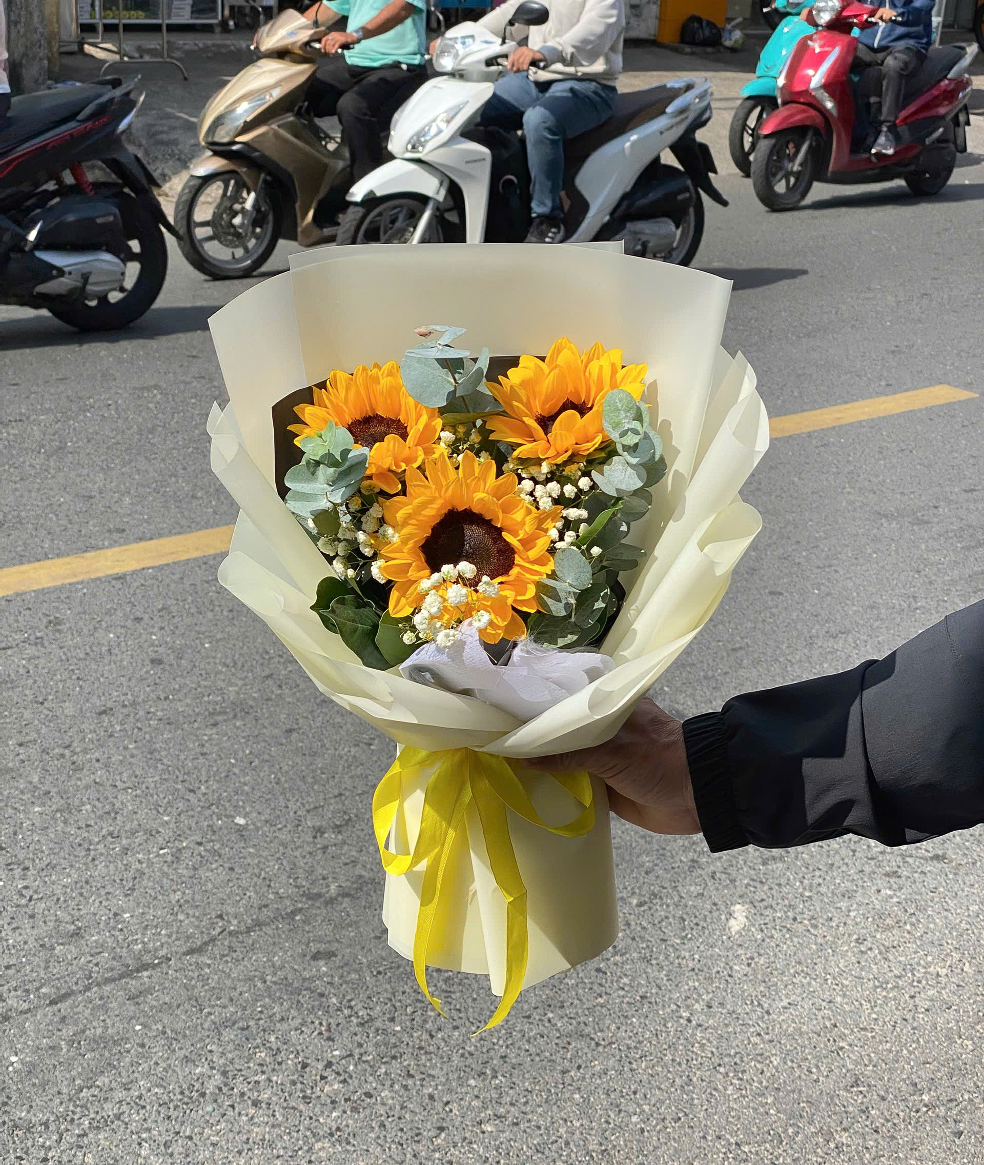 Bó Hoa Chúc Mừng Tốt Nghiệp Hướng Dương Mini