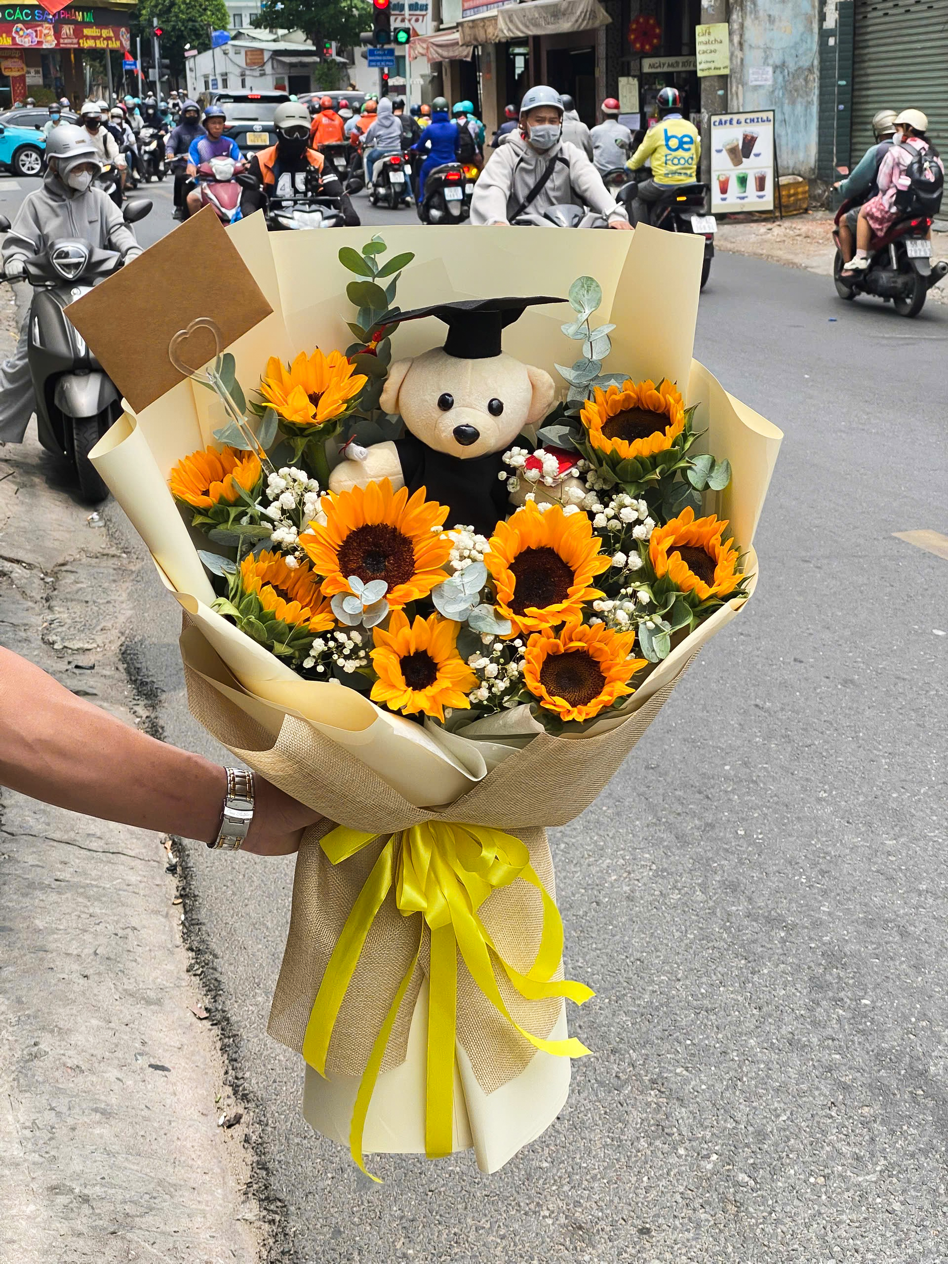 Bó Hoa Chúc Mừng Tân Cử Nhân Cao Cấp
