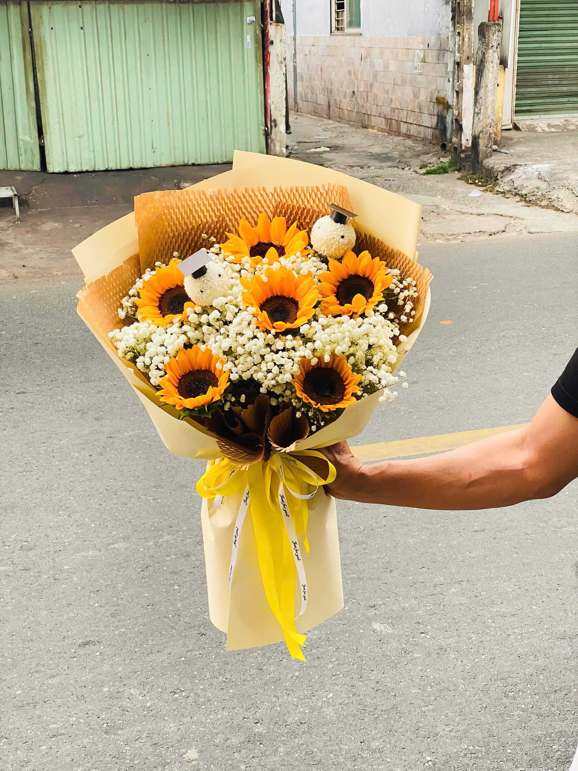 Bó Hoa Chúc Mừng Ra Trường Rực Rỡ