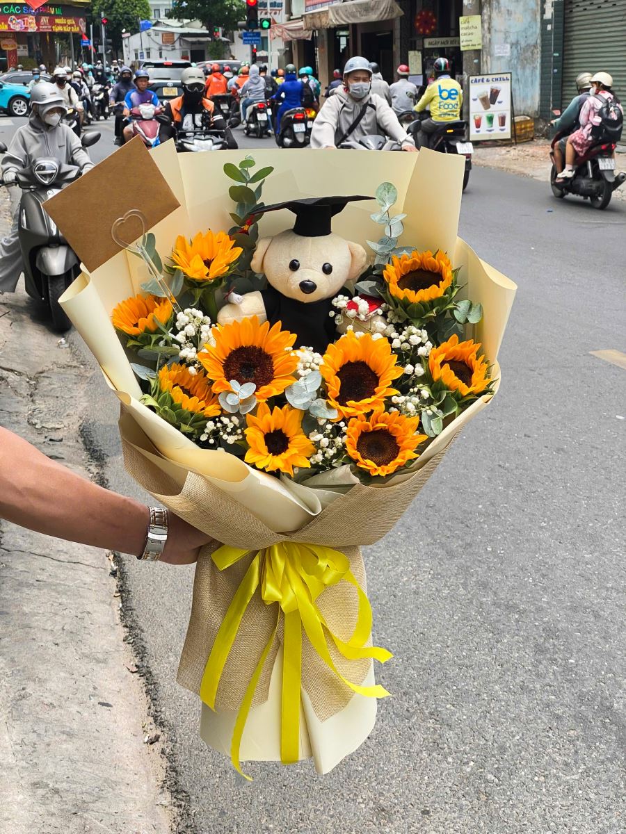 B&oacute; hoa hướng dương tốt nghiệp