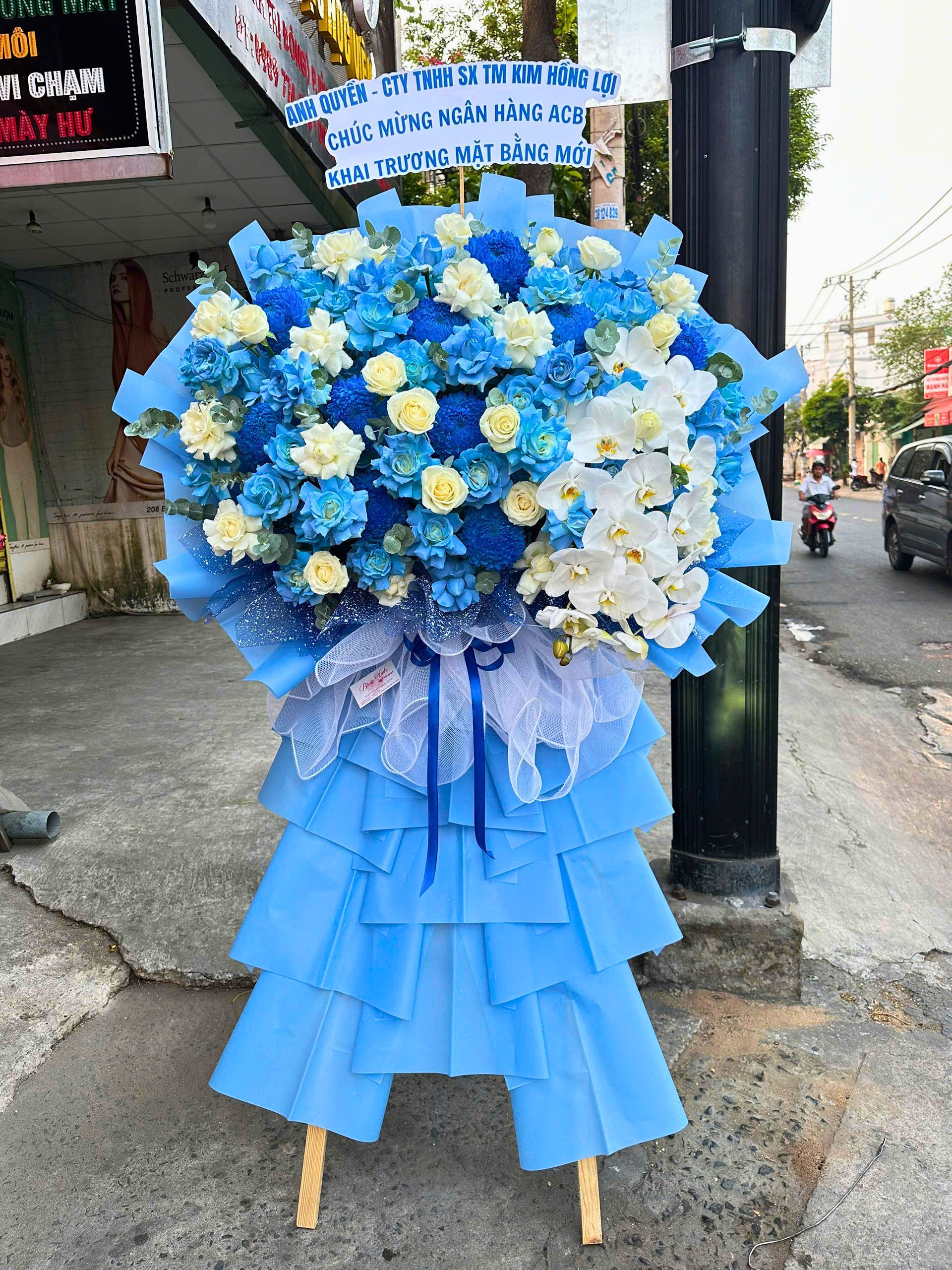 Kệ Hoa Khai Trương Thành Công