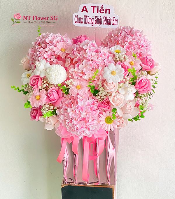 Giỏ Hoa Sáp Hồng Pastel Sang Trọng