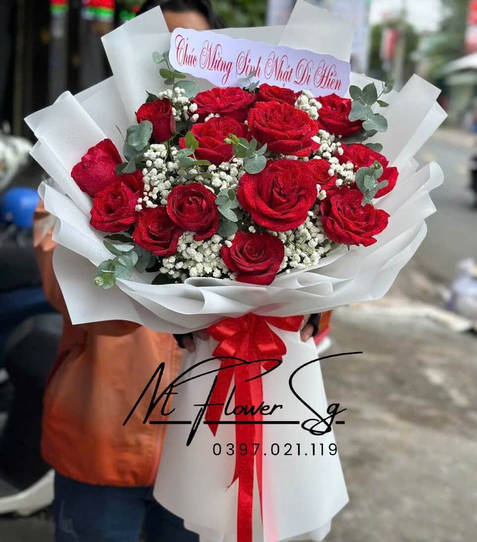 Hoa Bó Đỏ Mix Lá Bạc HB24