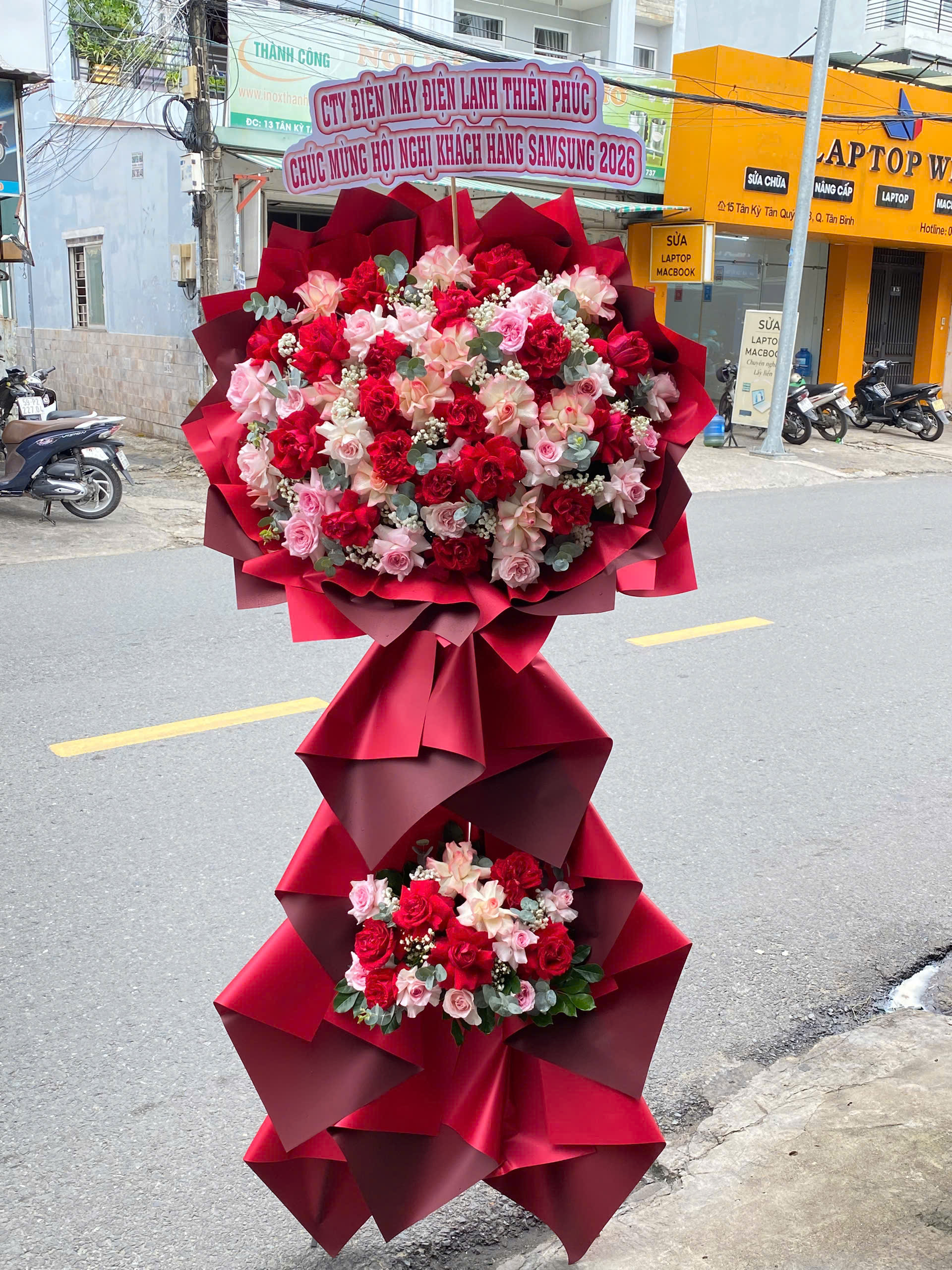 Kệ Hoa Khai Trương Cát Tường Phú Quý
