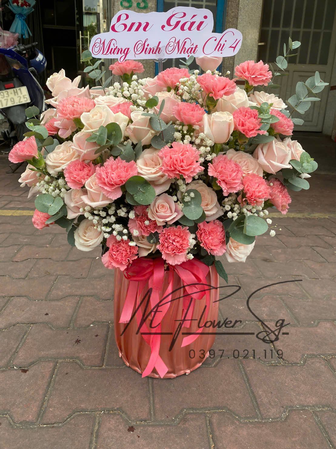 Giỏ Hoa Tươi  Kem Cẩm GH44