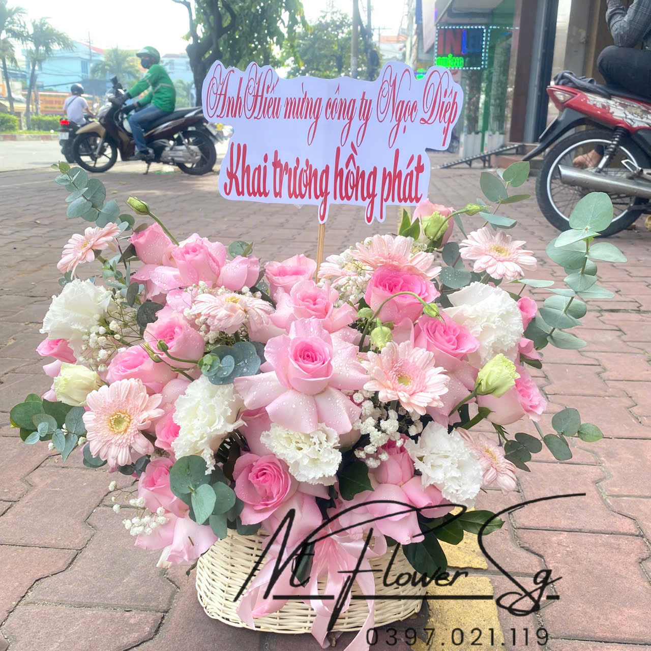 Giỏ Hoa Tươi  Hồng Mix Cát Tường HB59