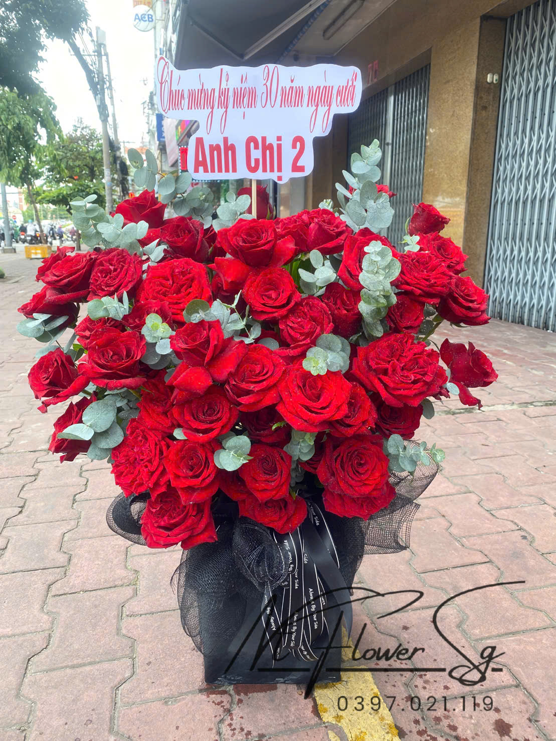 Giỏ Hoa Tươi Đỏ Vip GH51