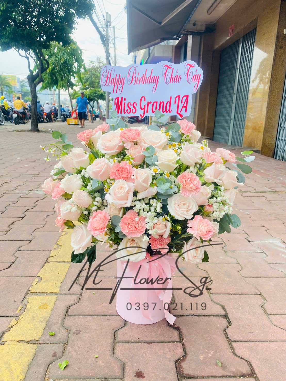 Giỏ Hoa Tươi Kem 3 GH56 