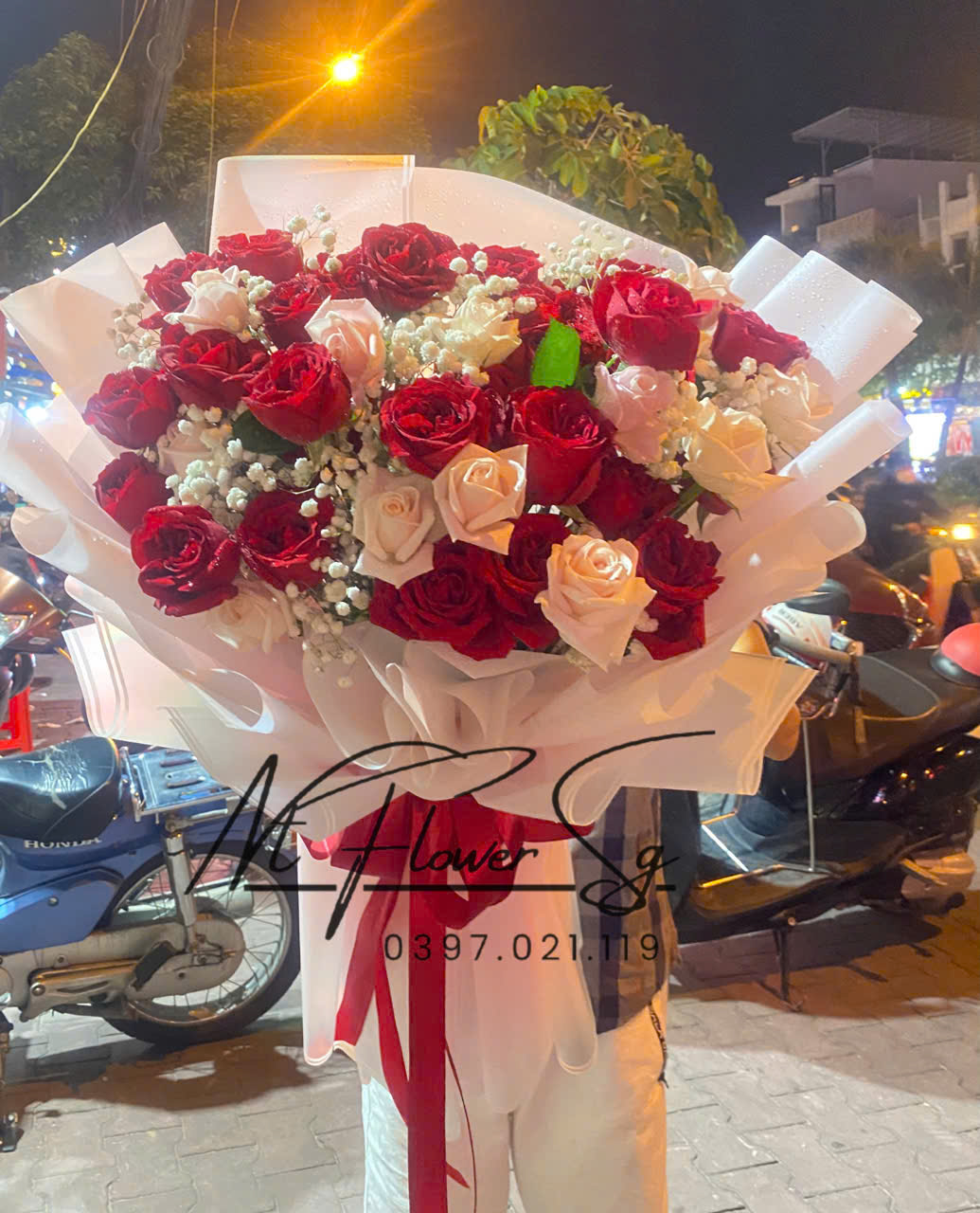 Hoa Bó Đỏ Kem  Lớn HB59