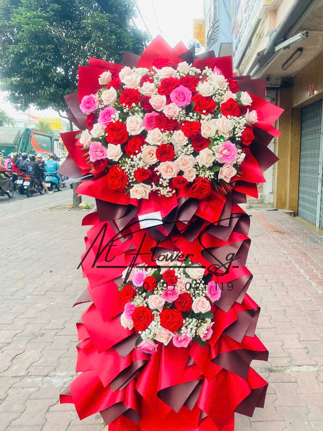 Kệ hoa khai trương030