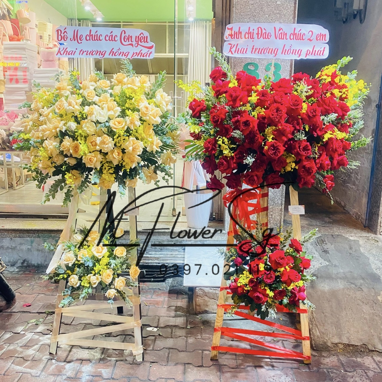 Kệ Hoa Khai Trương Đỏ Và Vàng KT72