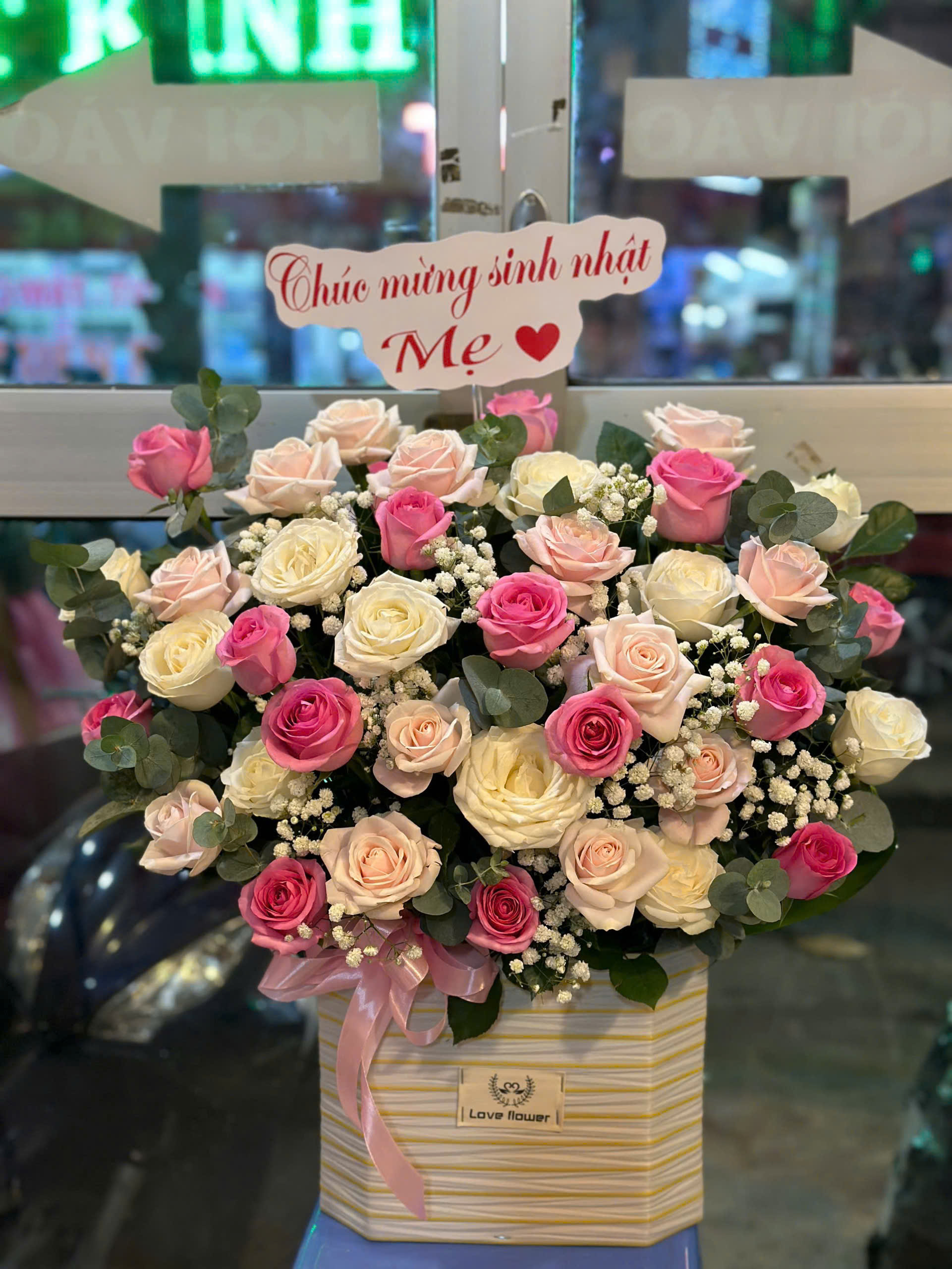 Giỏ Hoa Tươi  Hồng Trăng 8/3 GHG14