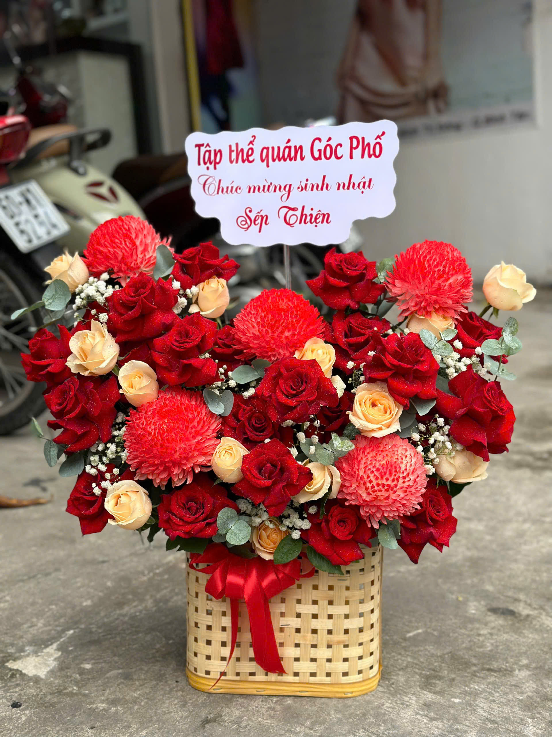 Giỏ Hoa Tươi Đỏ Vàng 8/3 GH19