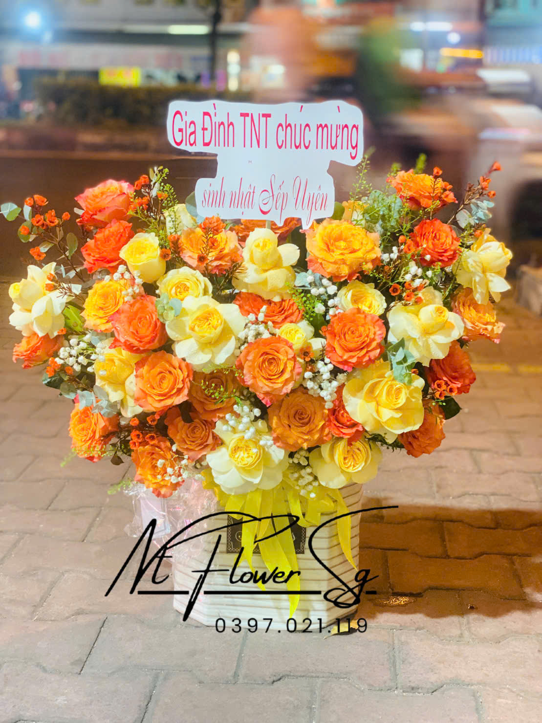 Giỏ Hoa Tươi  Rực Rỡ GH61