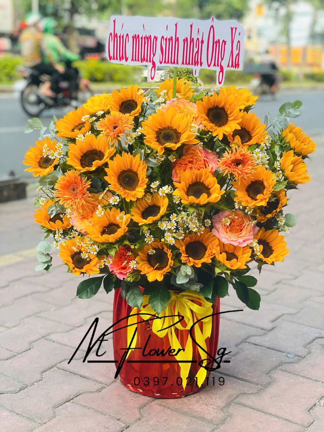 Giỏ Hoa Tươi Hướng Dương Lớn GH63